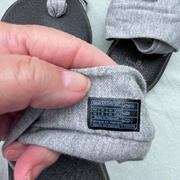 Sanuk size 10 yoga sling back in grey. - Picture 5 of 5